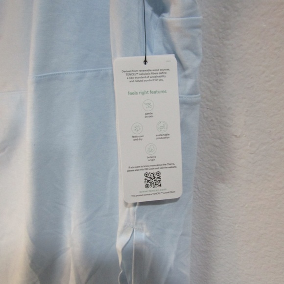 Plus Size FLX Mockneck Tank - Picture 6 of 7